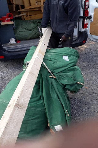 Hilfskontainer nach Ghana